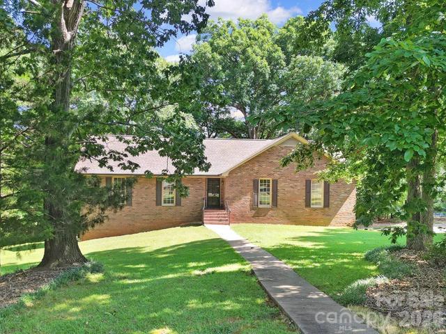 8927 Scarsdale Dr, Mint Hill, NC 28227