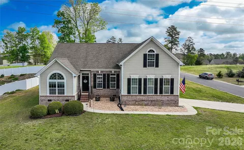 4851 Summerside Dr, Lake Wylie, SC 29710