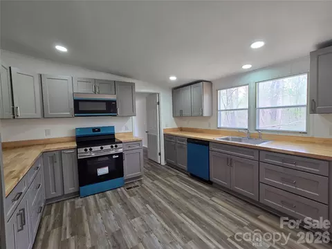 Kitchen - 1821 Bascom Ln, Midland, NC 28107 photo 1 of 2