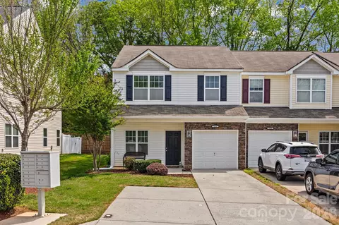 2086 Shady Pond Dr, Lake Wylie, SC 29710
