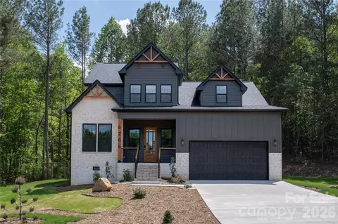 6265 Riviera Run Estates Dr, Hickory, NC 28601