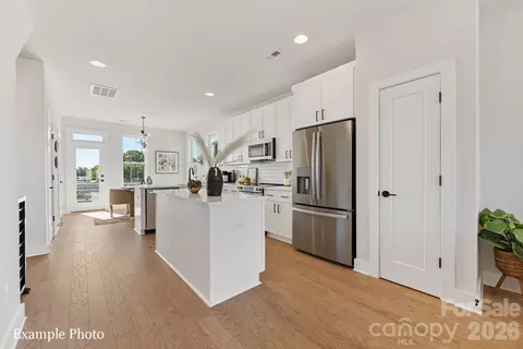 130 Red Azalea 22 Ln #22, Charlotte, NC 28217