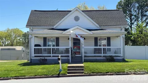 714 Brook St, Belmont, NC 28012