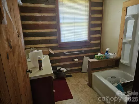 Bath - 1040 Barger Rd, Salisbury, NC 28146 photo 2 of 2