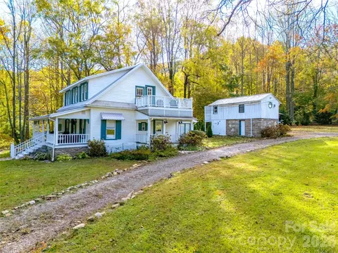 125 Timberline Dr, Maggie Valley, NC 28751