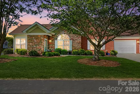 3270 Abbey Walk Ln, Matthews, NC 28105