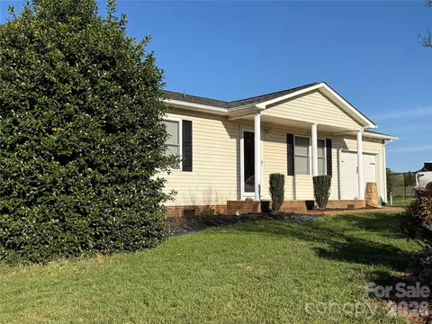 928 Lyndsey Brooke Ct, Lincolnton, NC 28092