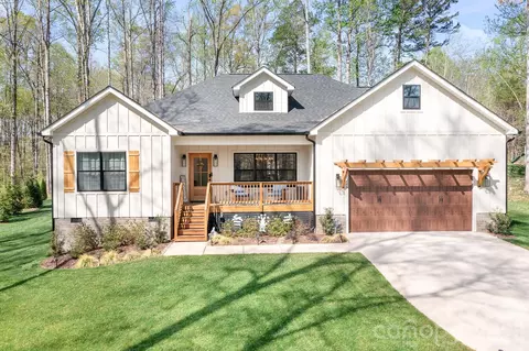 226 Carters Farm Dr, Statesville, NC 28625