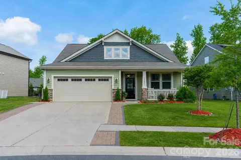 12807 Heath Grove Dr, Huntersville, NC 28078