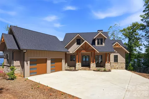 8058 Edgewater Dr, Norwood, NC 28128