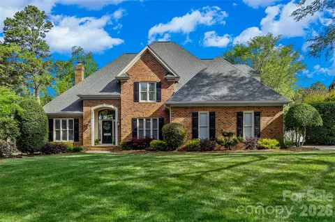 5016 Corrigan Ct, Charlotte, NC 28277