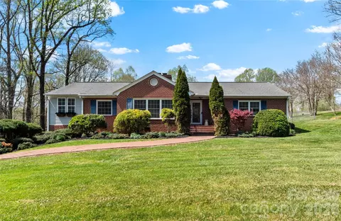 734 Oakland Dr, Elkin, NC 28621