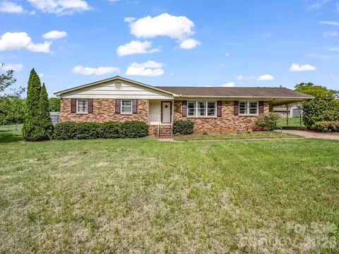 810 Surry Dr, Shelby, NC 28152