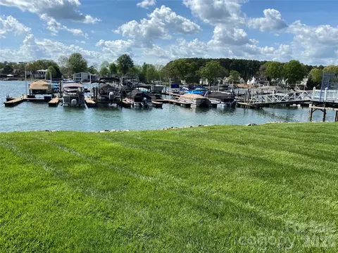 View/Area - 18809 Nautical 302 Dr #302, Cornelius, NC 28031 photo 8 of 8
