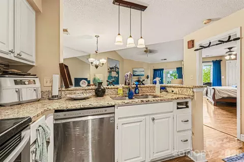 Kitchen - 18809 Nautical 302 Dr #302, Cornelius, NC 28031 photo 3 of 3