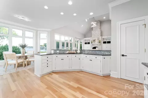 Kitchen - 18212 Pompano Pl, Cornelius, NC 28031 photo 2 of 4