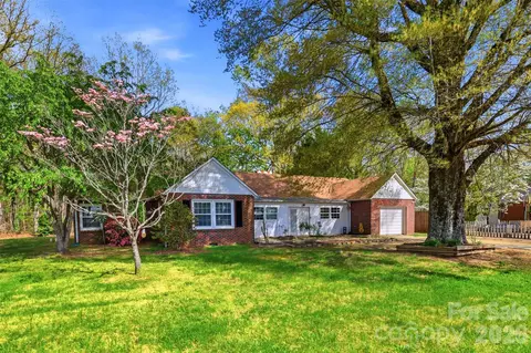 2670 N Olivers Rd, Newton, NC 28658