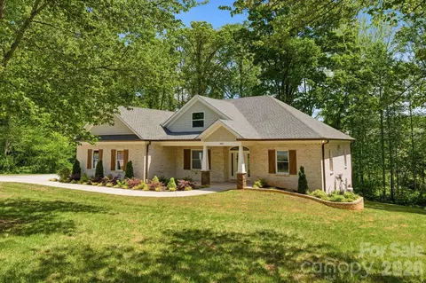 2442 Falcon Ln, Statesville, NC 28625