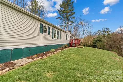 155 Thunderstruck Rdg, Burnsville, NC 28714