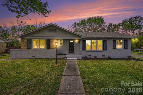 2917 Dalecrest Dr, Charlotte, NC 28269