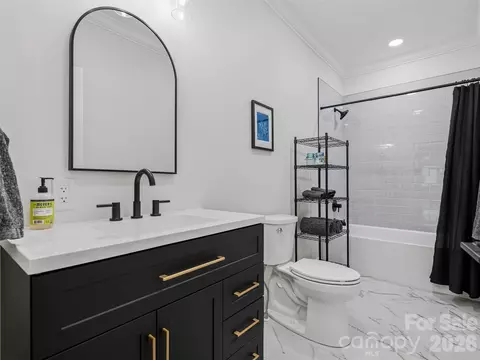 Bath - 150 White Pine Dr, Fletcher, NC 28732 photo 5 of 5