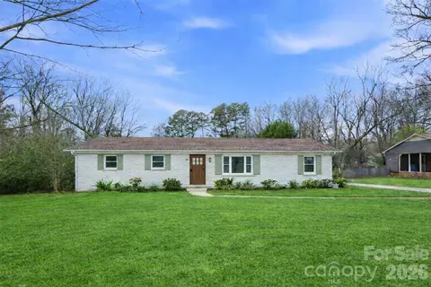 3029 Cresthill Dr, Charlotte, NC 28212