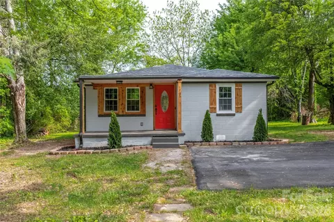 1705 E Cloaninger Ave, Statesville, NC 28625