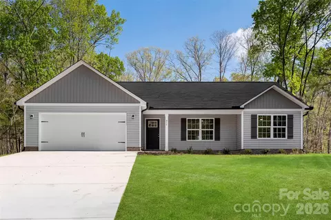 872 Roxboro Dr, Mount Gilead, NC 27306