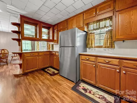 Kitchen - 1401 E Union St, Morganton, NC 28655 photo 3 of 5