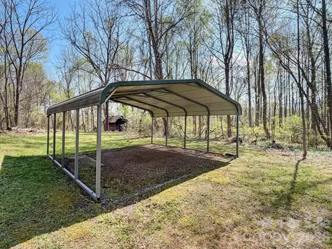 Exterior - 1401 E Union St, Morganton, NC 28655 photo 5 of 5