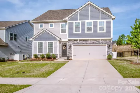 167 Rhuidean Ct, Troutman, NC 28166