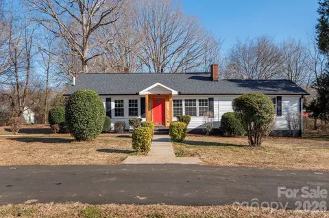 509 Eastside Dr, Statesville, NC 28625