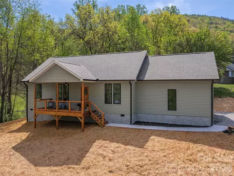 118 Max View Dr, Leicester, NC 28748