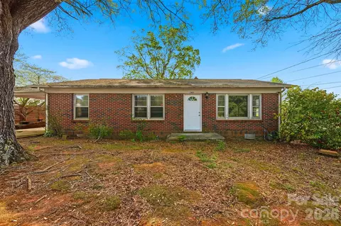 2610 20th Street Ne Ln NE, Hickory, NC 28601