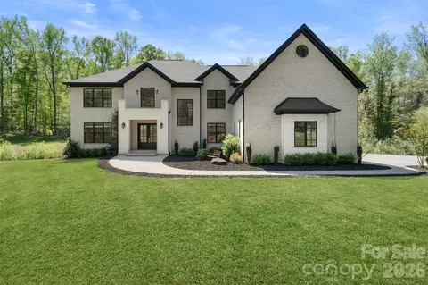 7021 Stirrup Ct, Weddington, NC 28104