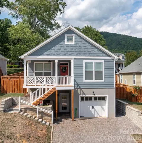1108 Blueview Dr, Black Mountain, NC 28711