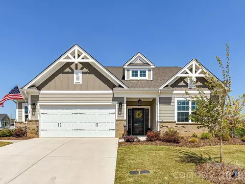 1154 Overlake Dr, Belmont, NC 28012