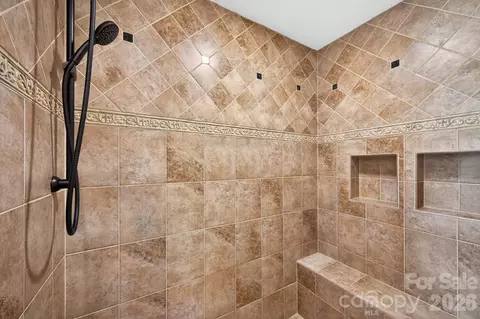 Bath - 80 E Valley View Dr, Marion, NC 28752 photo 4 of 7