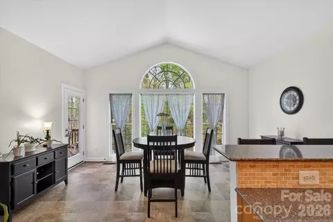 330 Chancelot Ln, Fort Mill, SC 29708 photo 8