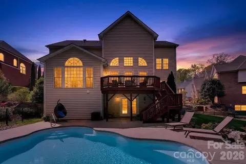 330 Chancelot Ln, Fort Mill, SC 29708