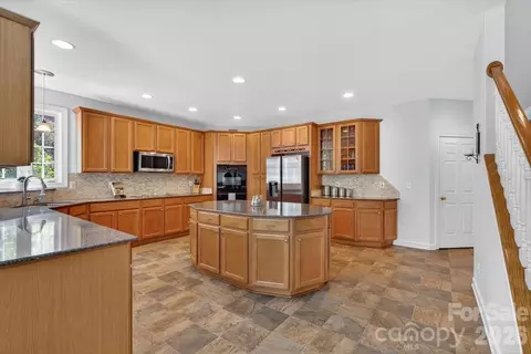330 Chancelot Ln, Fort Mill, SC 29708 photo 12