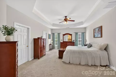 330 Chancelot Ln, Fort Mill, SC 29708 photo 4