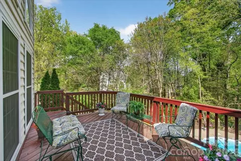 330 Chancelot Ln, Fort Mill, SC 29708 photo 9