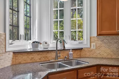 330 Chancelot Ln, Fort Mill, SC 29708 photo 11