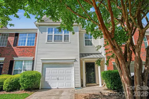 3915 Glenlea Commons Dr, Charlotte, NC 28216