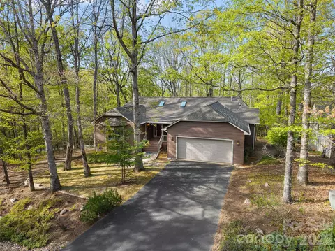 31 Udvawadulisi Ct, Brevard, NC 28712