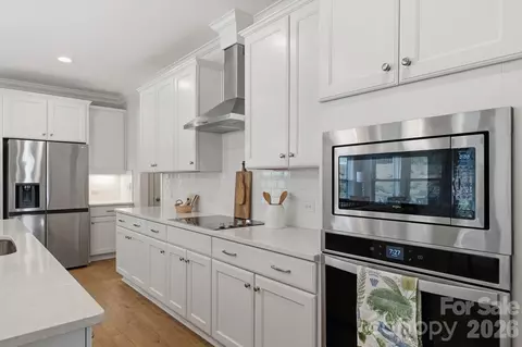 Kitchen - 16136 Commodore Dr, Lancaster, SC 29720 photo 2 of 3