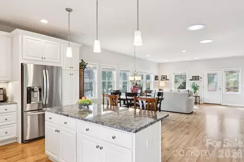 Kitchen - 14 Chandra Ln, Clyde, NC 28721 photo 3 of 5