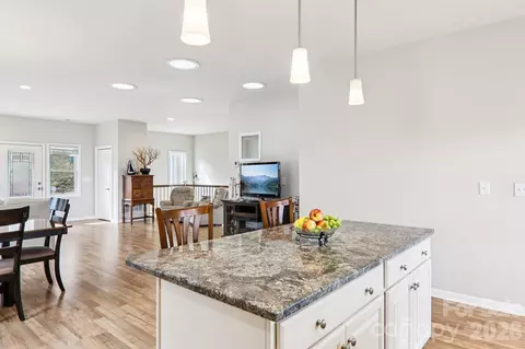 Kitchen - 14 Chandra Ln, Clyde, NC 28721 photo 4 of 5