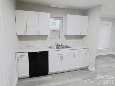 310 Pineview St, Kannapolis, NC 28083 photo 8